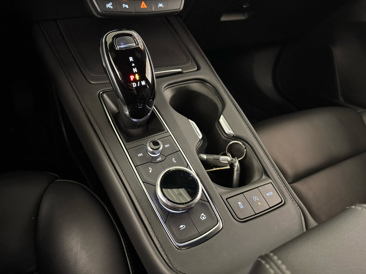 Used 2022 Cadillac XT4 Premium Luxury w/ Enhanced Visibility Package image 28