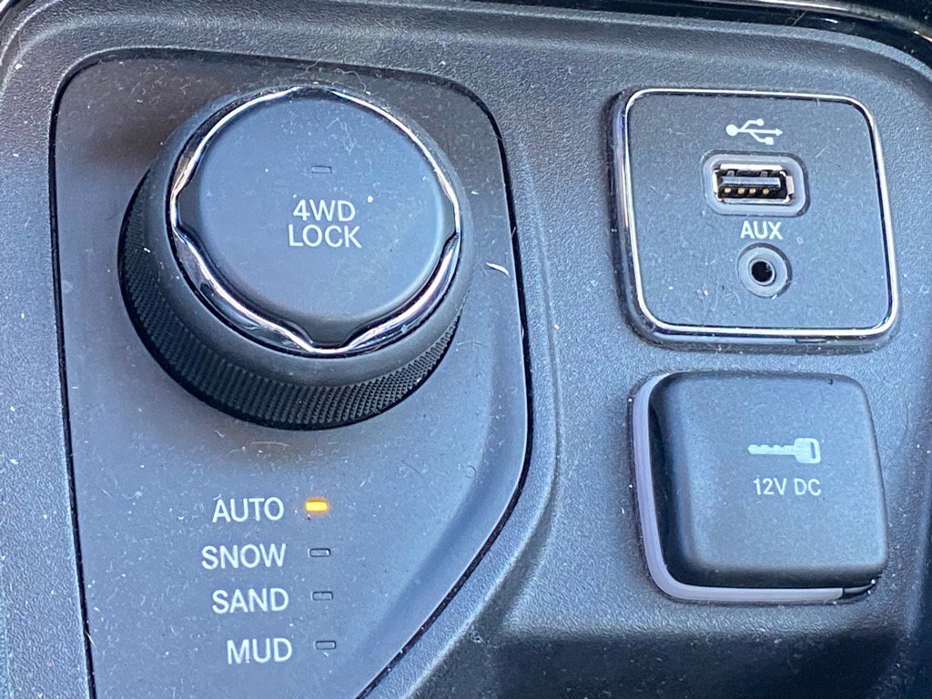 Used 2018 Jeep Compass Limited image 15