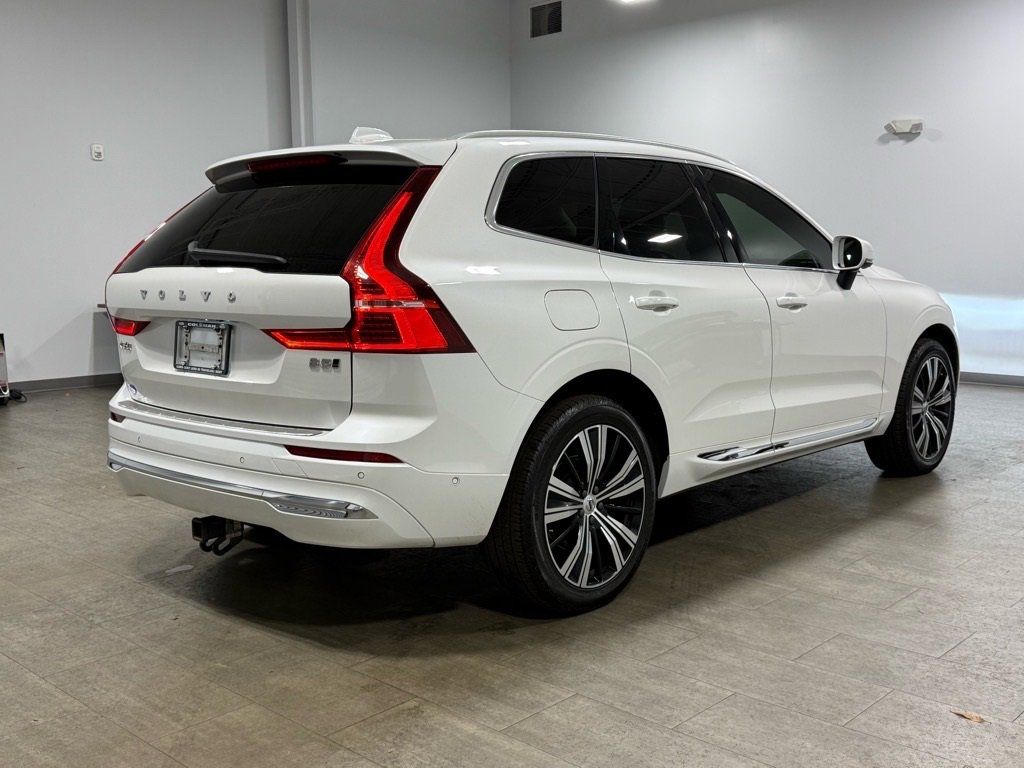 Used 2023 Volvo XC60 B5 Ultimate w/ Protection Package Premier image 4