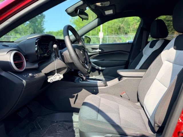 Used 2024 Chevrolet Trax RS w/ Driver Confidence Package FWD image 7