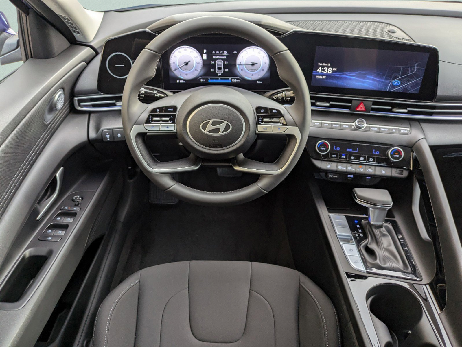 Certified 2025 Hyundai Elantra SEL FWD image 12