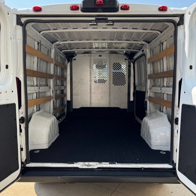 Used 2025 RAM ProMaster 2500 w/ U-Haul Equipment Group FWD image 11