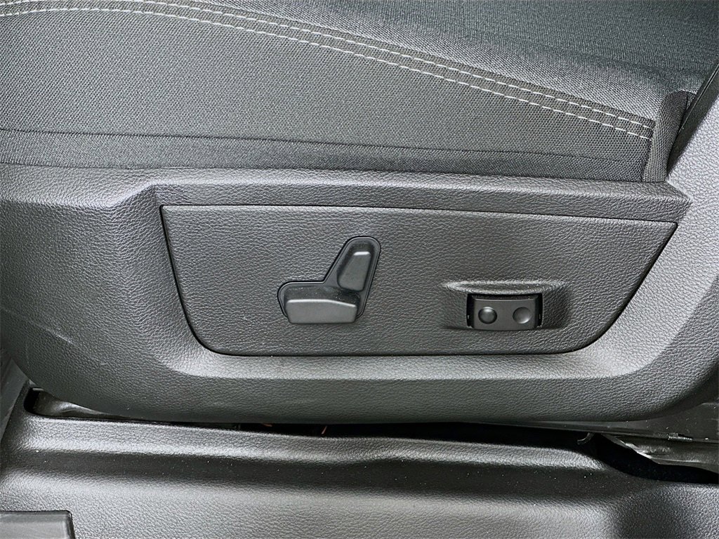 Used 2024 RAM 3500 Big Horn w/ Night Edition image 23