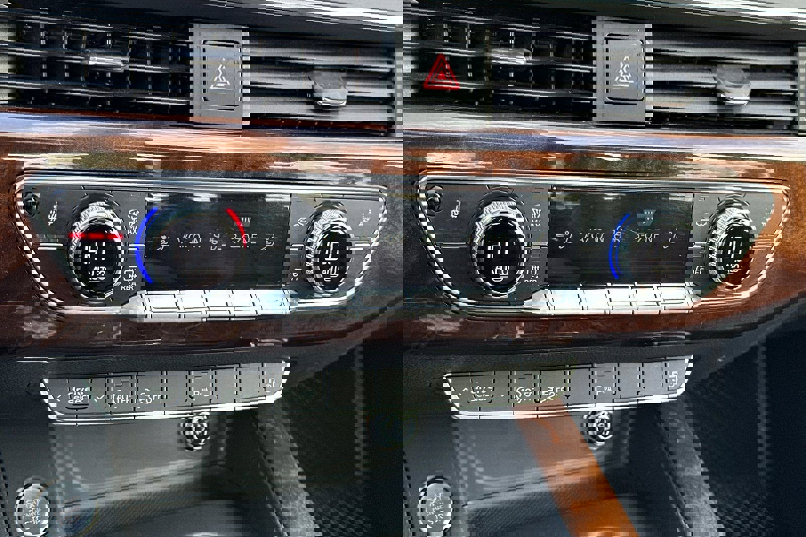 Used 2017 Audi A4 2.0T Premium w/ Audi MMI Navigation Plus image 23