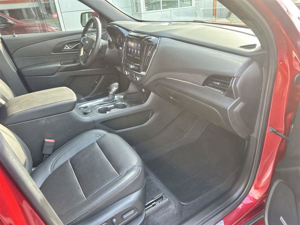 Used 2023 Chevrolet Traverse High Country FWD image 39