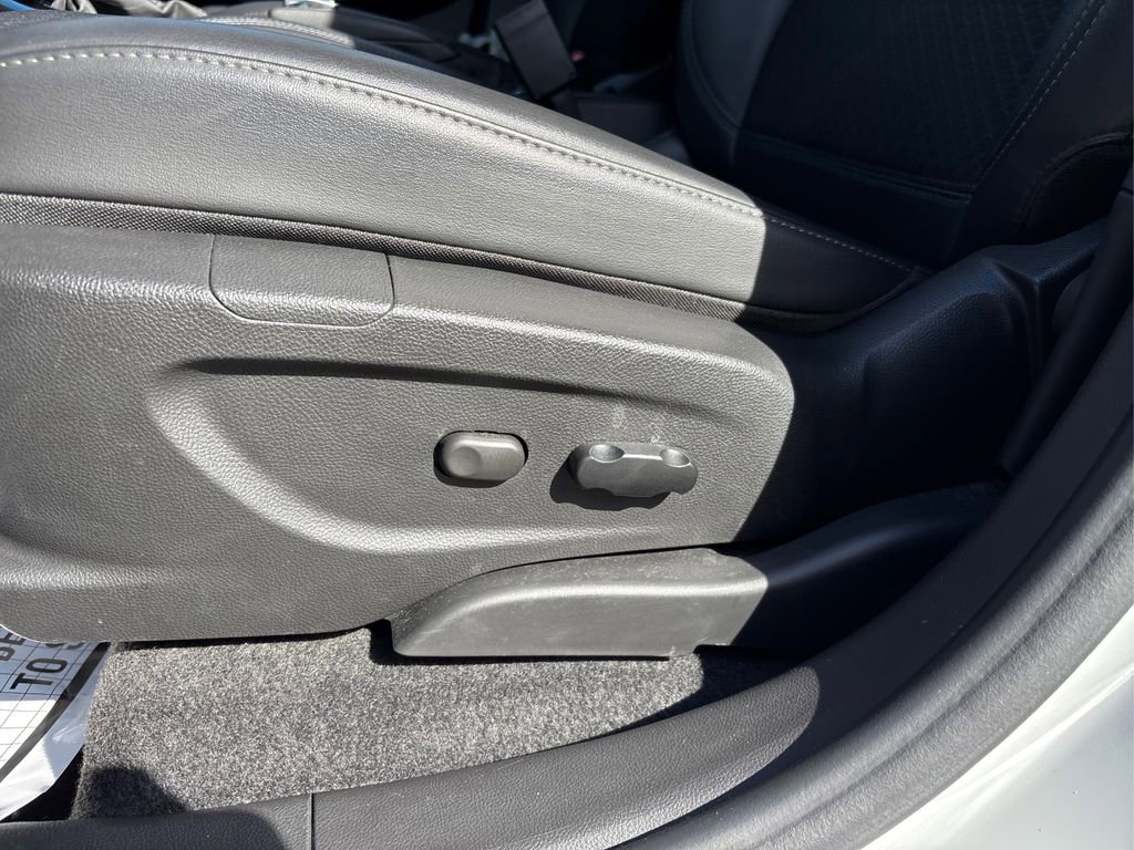 Used 2022 Buick Encore Preferred w/ Safety Package image 33