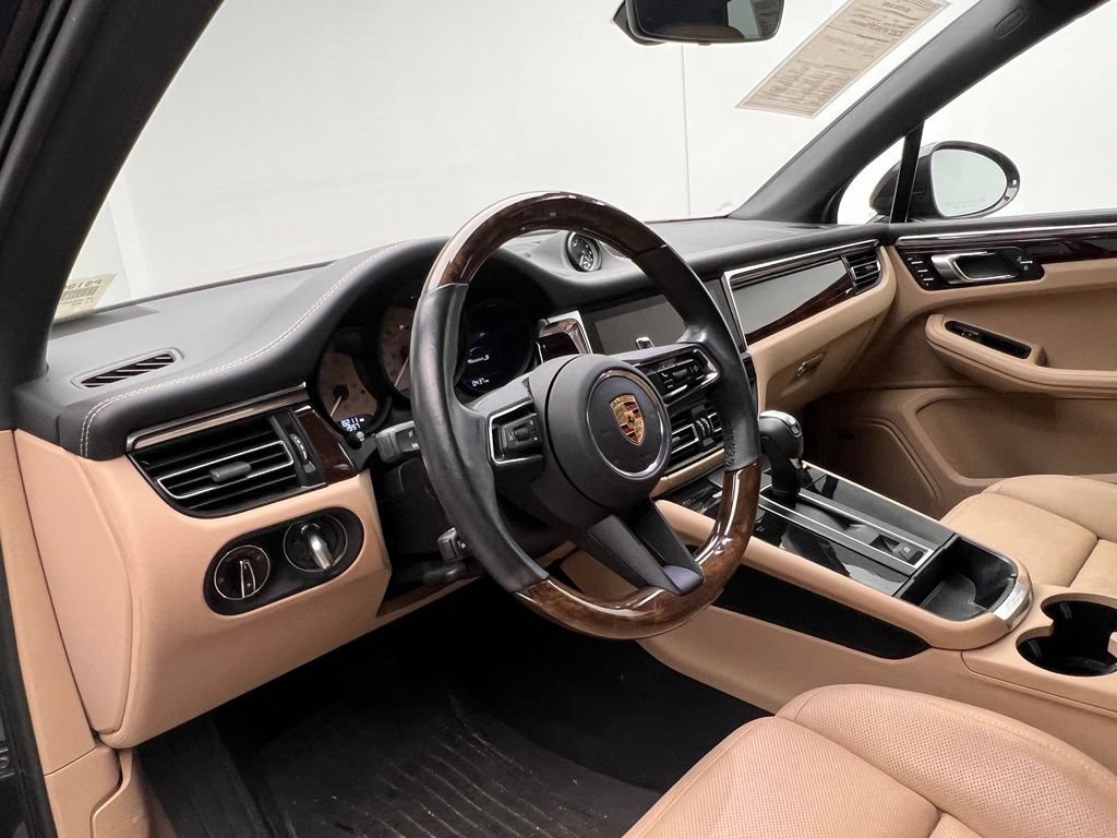 Certified 2024 Porsche Macan S AWD/4WD image 4