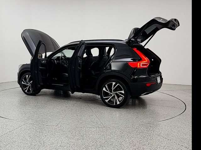Used 2019 Volvo XC40 T5 R-Design AWD/4WD image 12