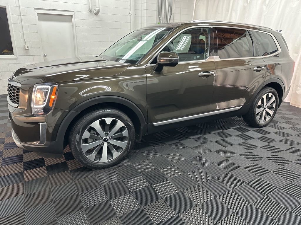 Used 2022 Kia Telluride S AWD/4WD image 2