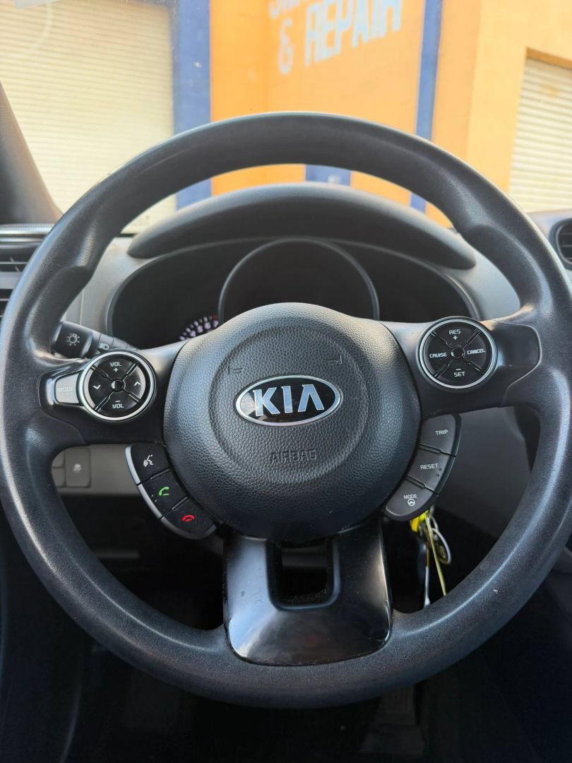 Used 2014 Kia Soul + FWD image 20