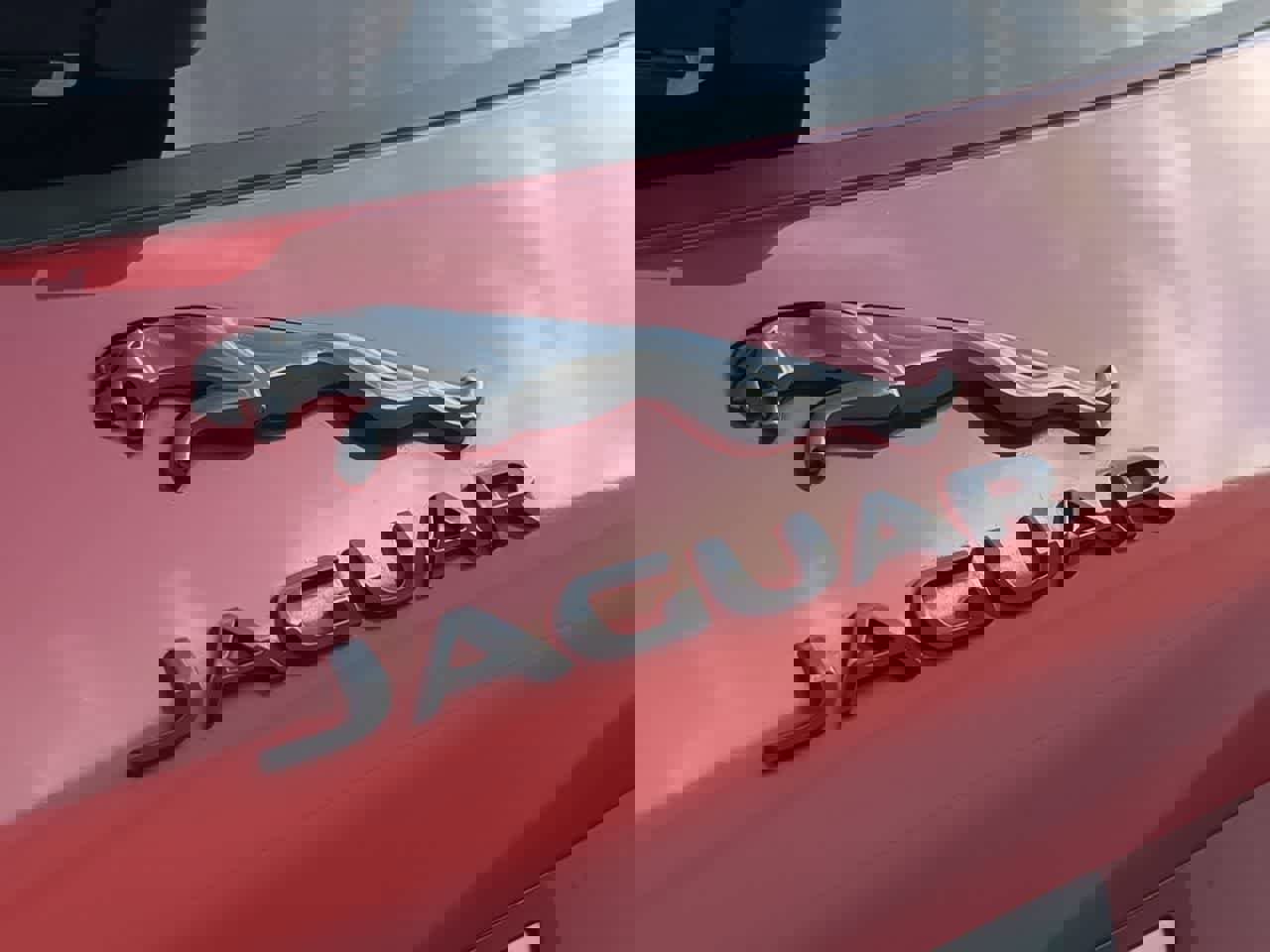 Used 2024 Jaguar F-PACE R-Dynamic S image 12