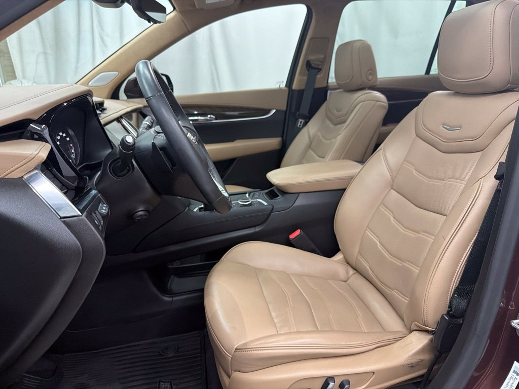 Used 2022 Cadillac XT6 Premium Luxury w/ Platinum Package FWD image 15