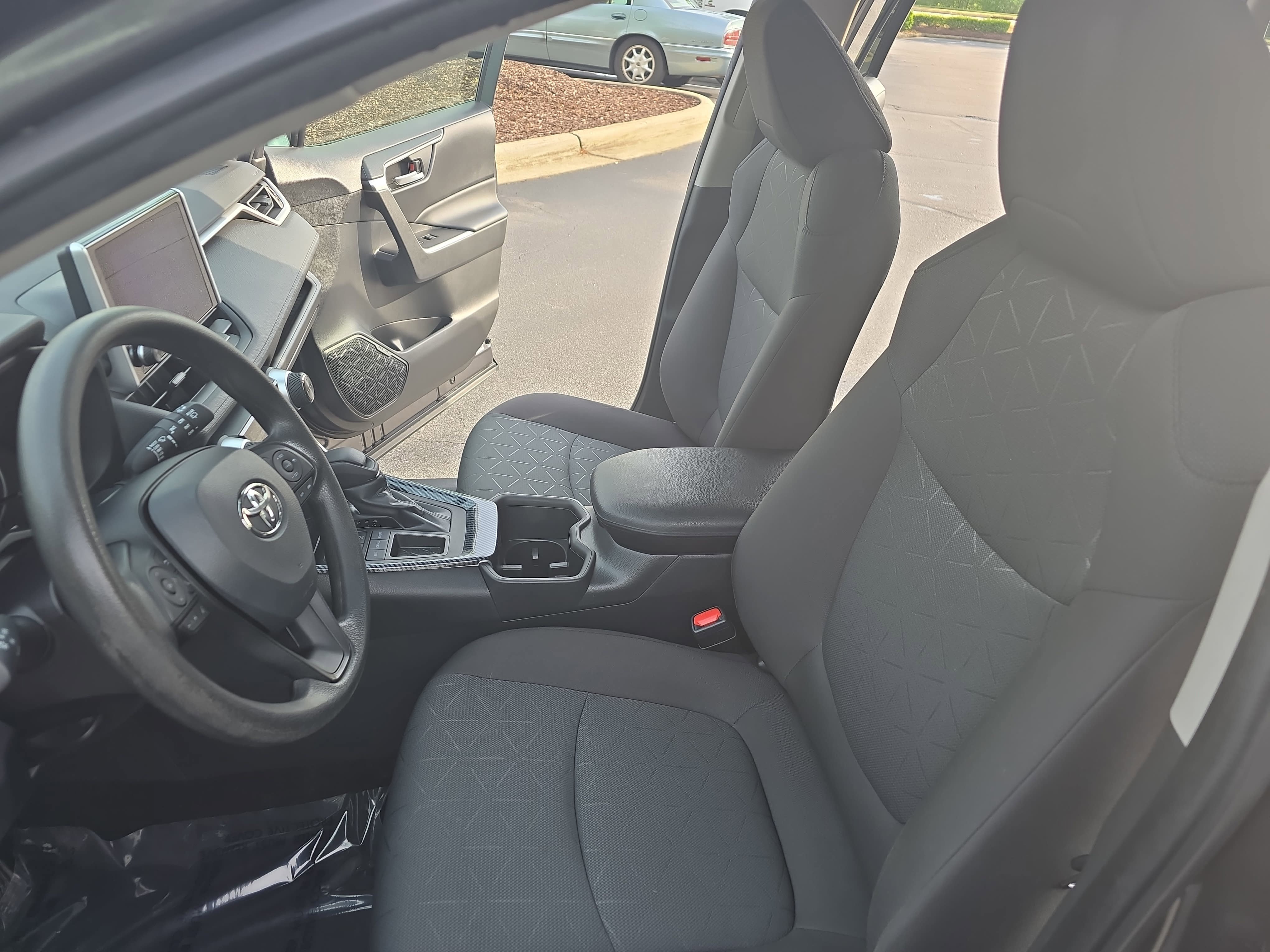 Certified 2023 Toyota RAV4 XLE FWD image 14