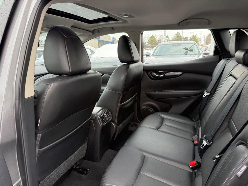 Used 2021 Nissan Rogue Sport SL w/ Premium Package image 12