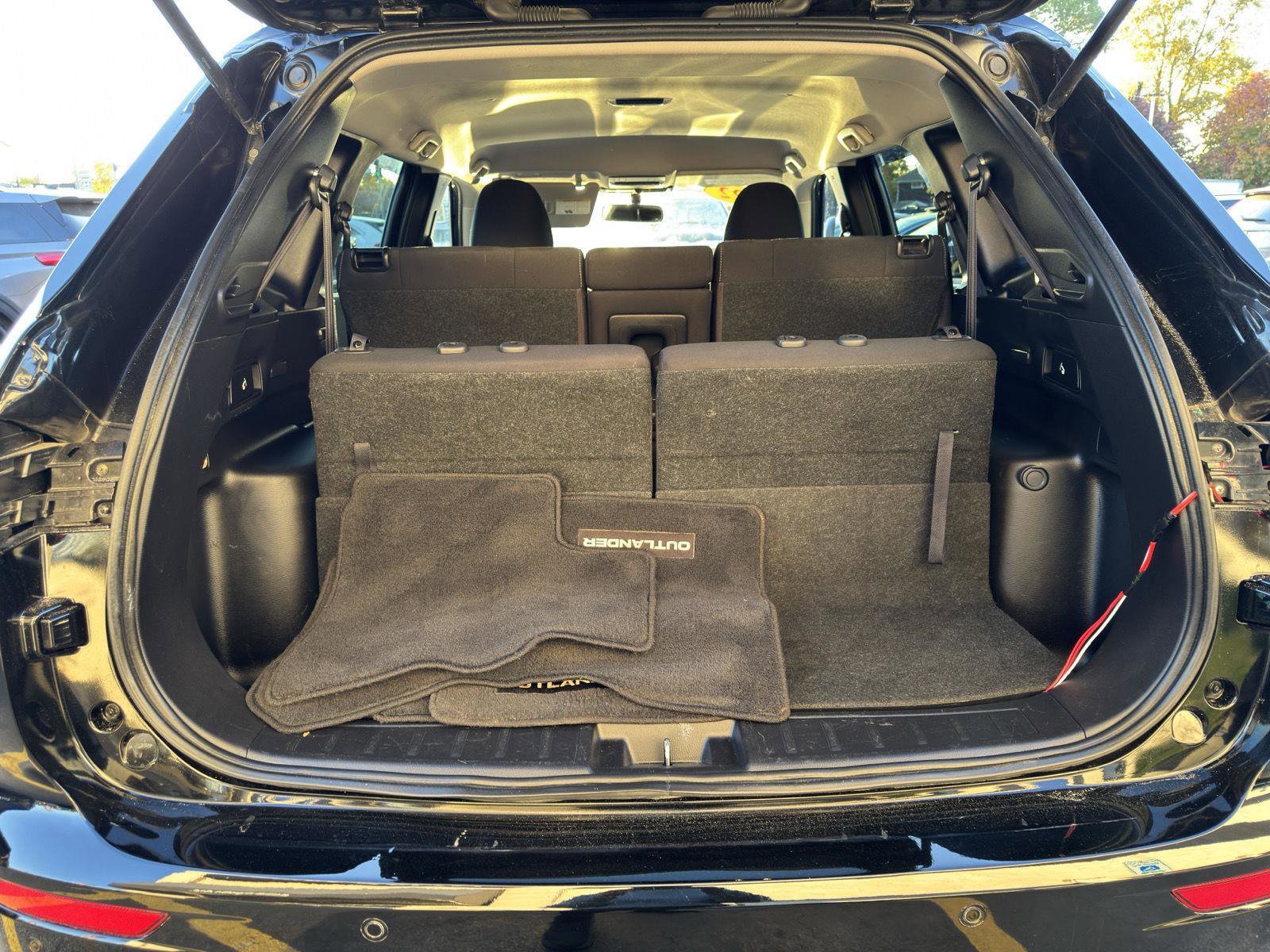 Used 2022 Mitsubishi Outlander ES image 36