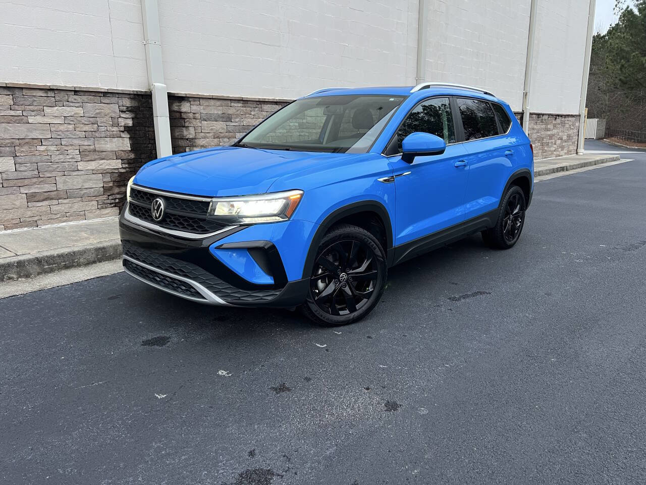 Used 2022 Volkswagen Taos SE image 2