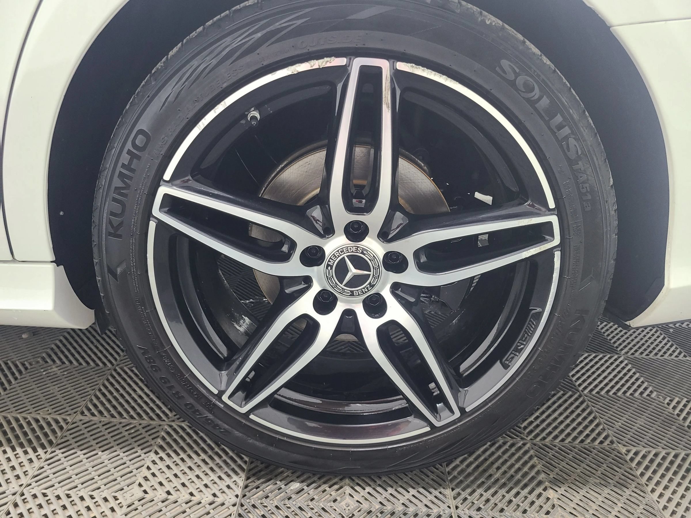 Used 2019 Mercedes-Benz E 300 4MATIC w/ Premium 1 Package image 17