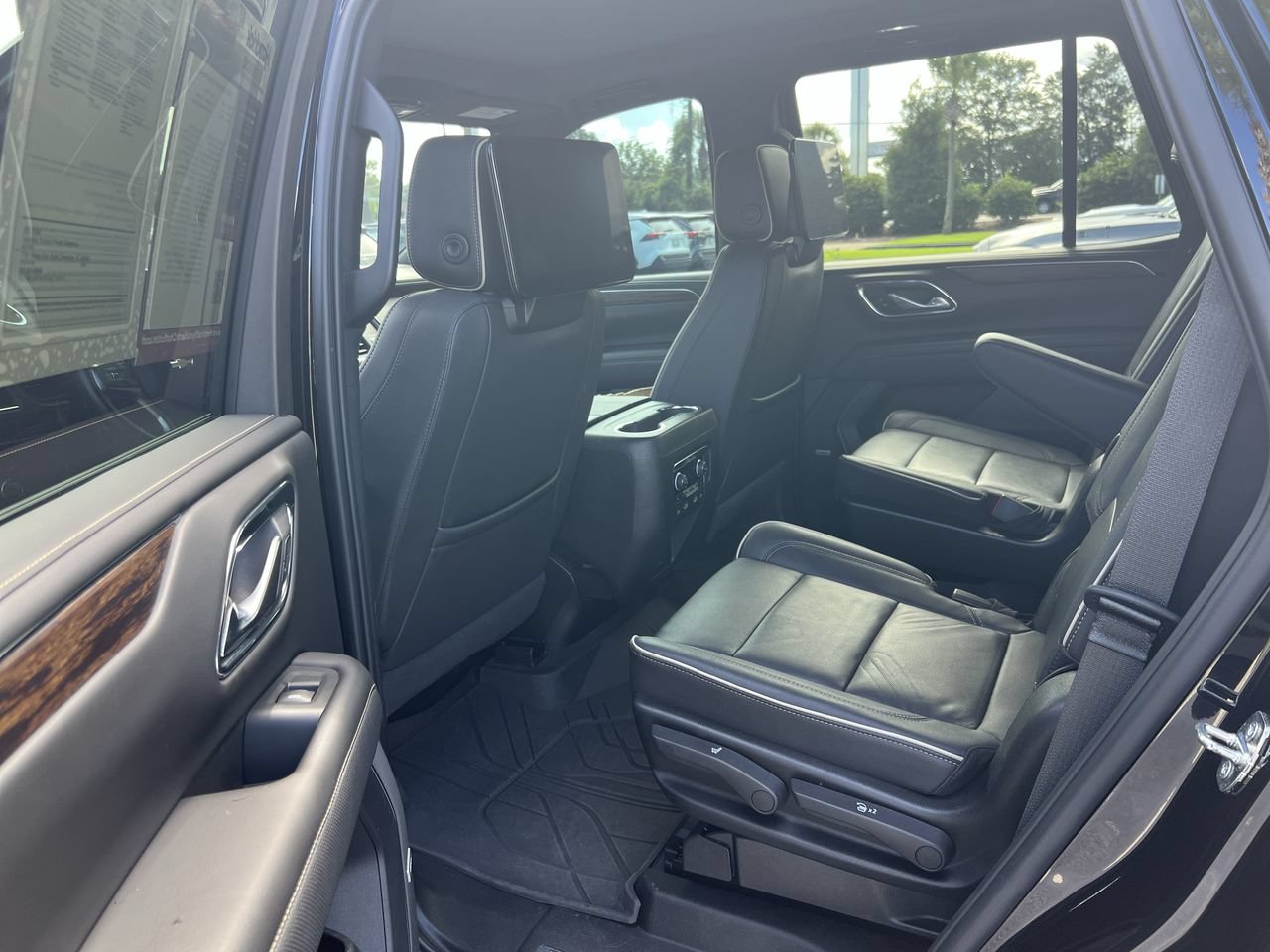 Used 2023 Chevrolet Tahoe Premier AWD/4WD image 32