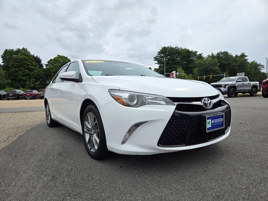 Used 2016 Toyota Camry SE w/ Moonroof Package FWD image 8