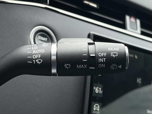 Used 2025 Land Rover Range Rover Evoque Dynamic SE AWD/4WD image 43