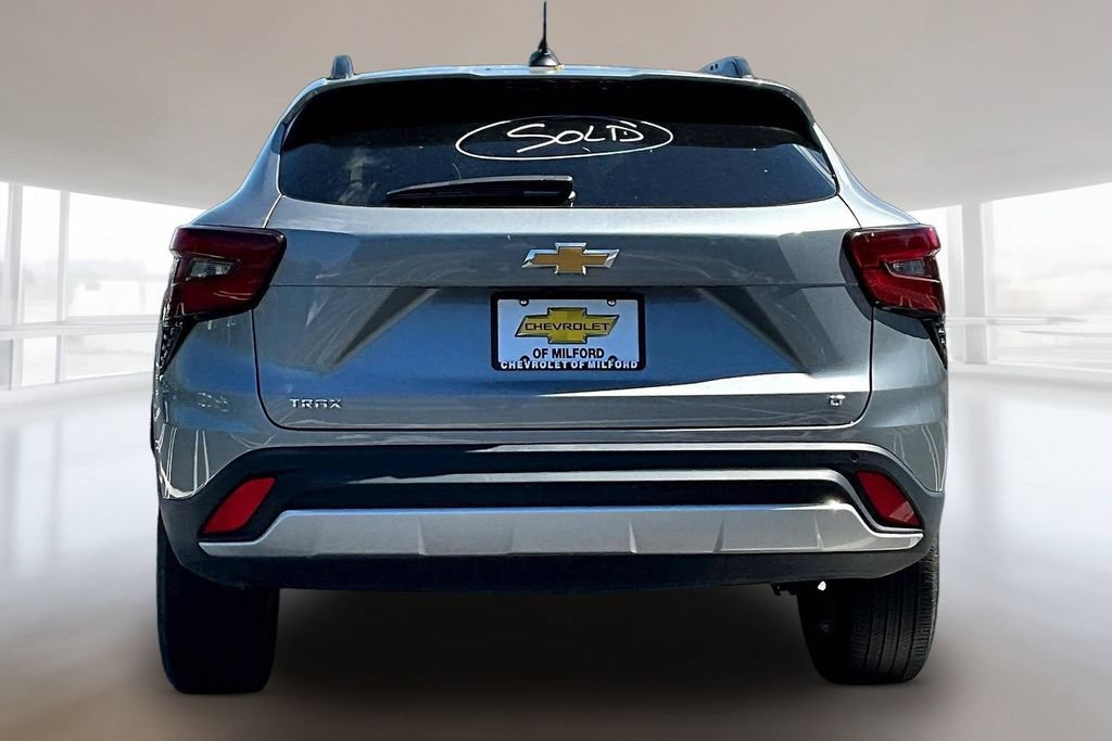 Used 2025 Chevrolet Trax LT w/ Driver Confidence Package FWD image 5