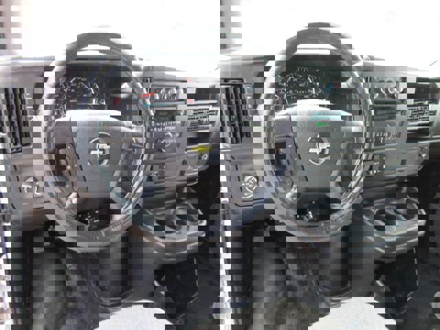 Used 2015 Chevrolet Express 3500 RWD image 11