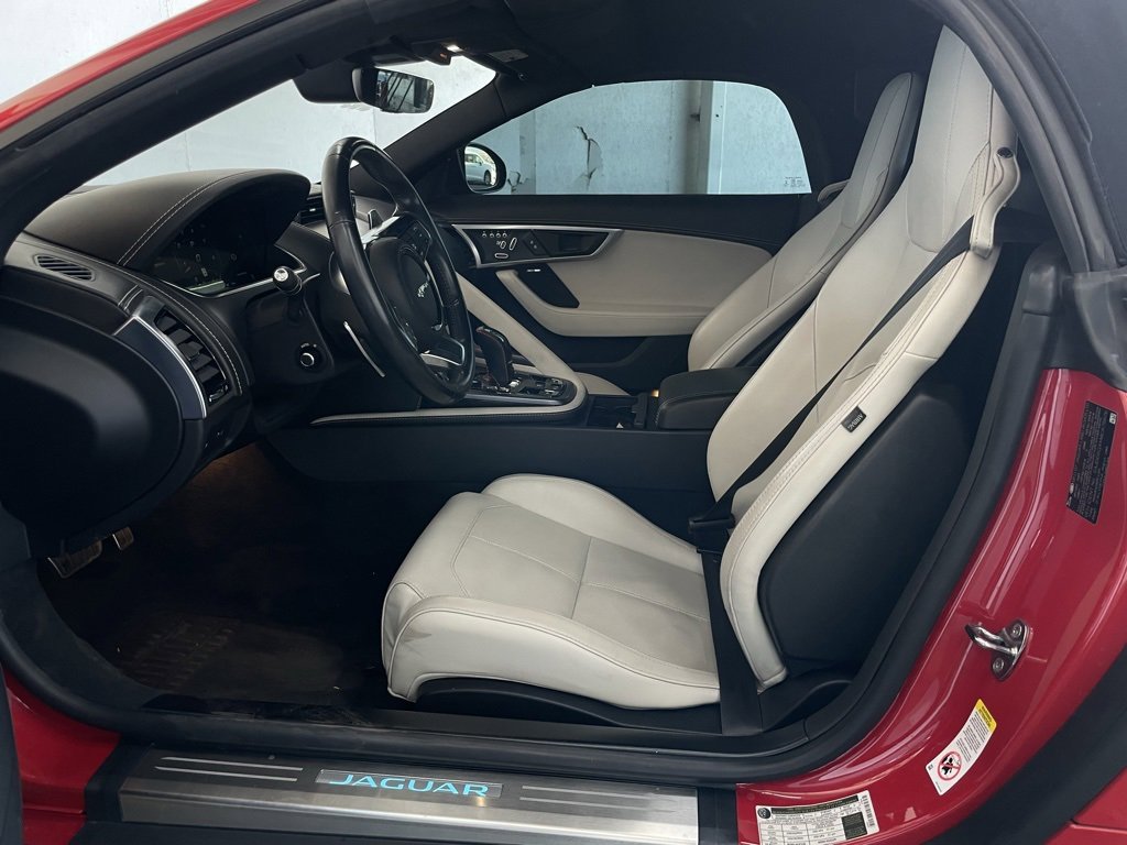 Used 2021 Jaguar F-TYPE P300 image 21