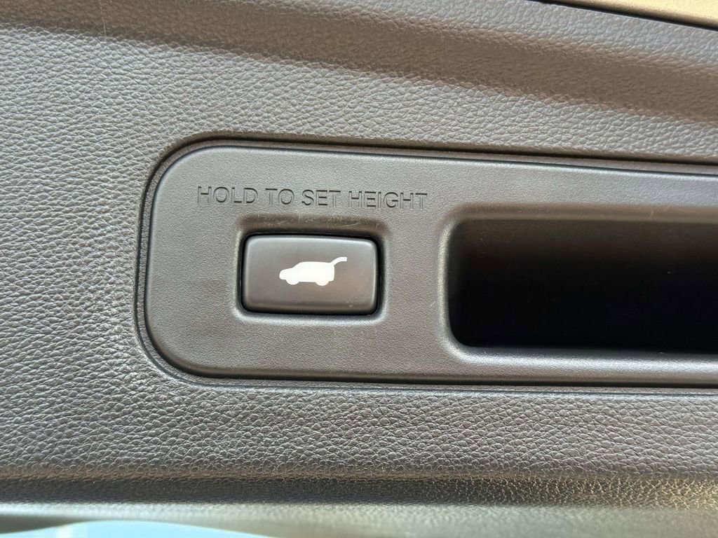 Certified 2023 Acura MDX A-Spec image 9