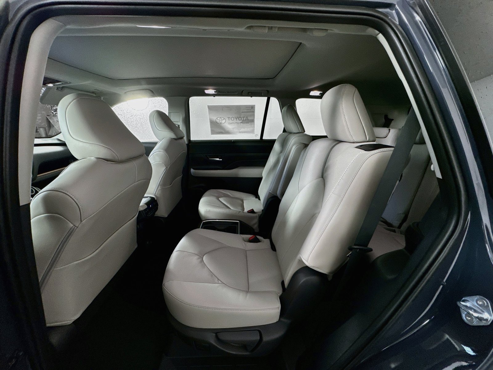 Used 2025 Toyota Grand Highlander AWD image 10