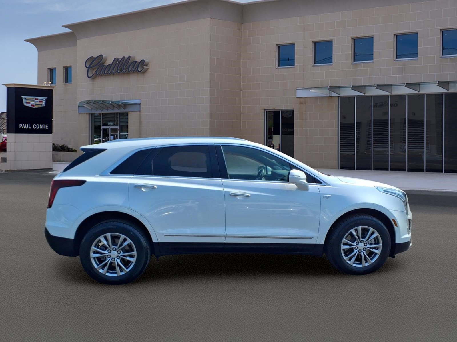 Certified 2024 Cadillac XT5 Premium Luxury w/ LPO, Floor Liner Package AWD/4WD image 4