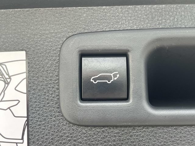Used 2022 Toyota Highlander Platinum AWD/4WD image 25