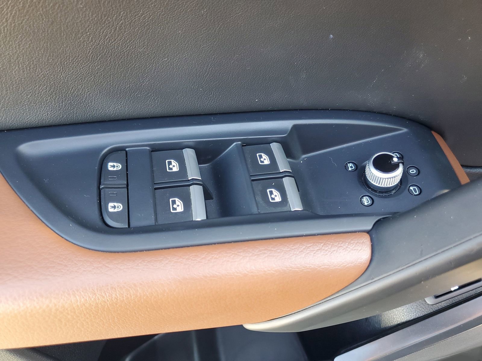 Used 2022 Audi Q5 e Premium w/ Convenience Package image 21