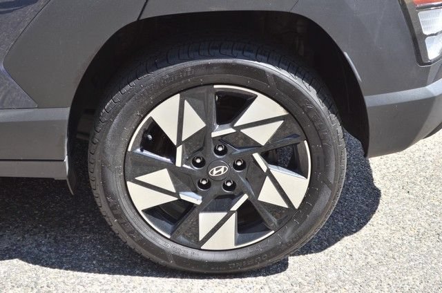 Used 2024 Hyundai Kona SEL AWD/4WD image 12