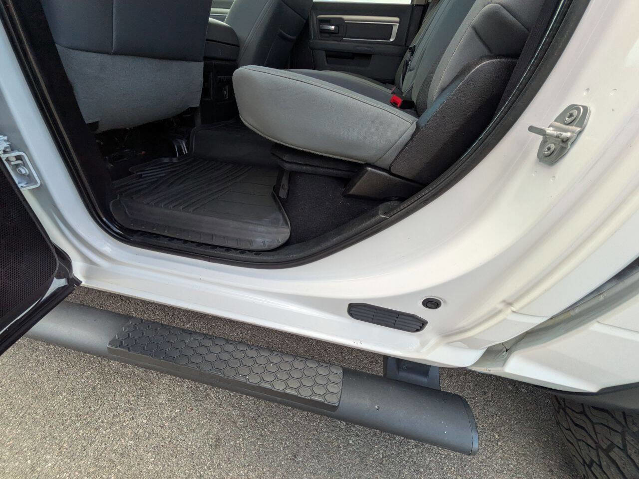Used 2019 RAM 1500 Classic Warlock AWD/4WD image 24