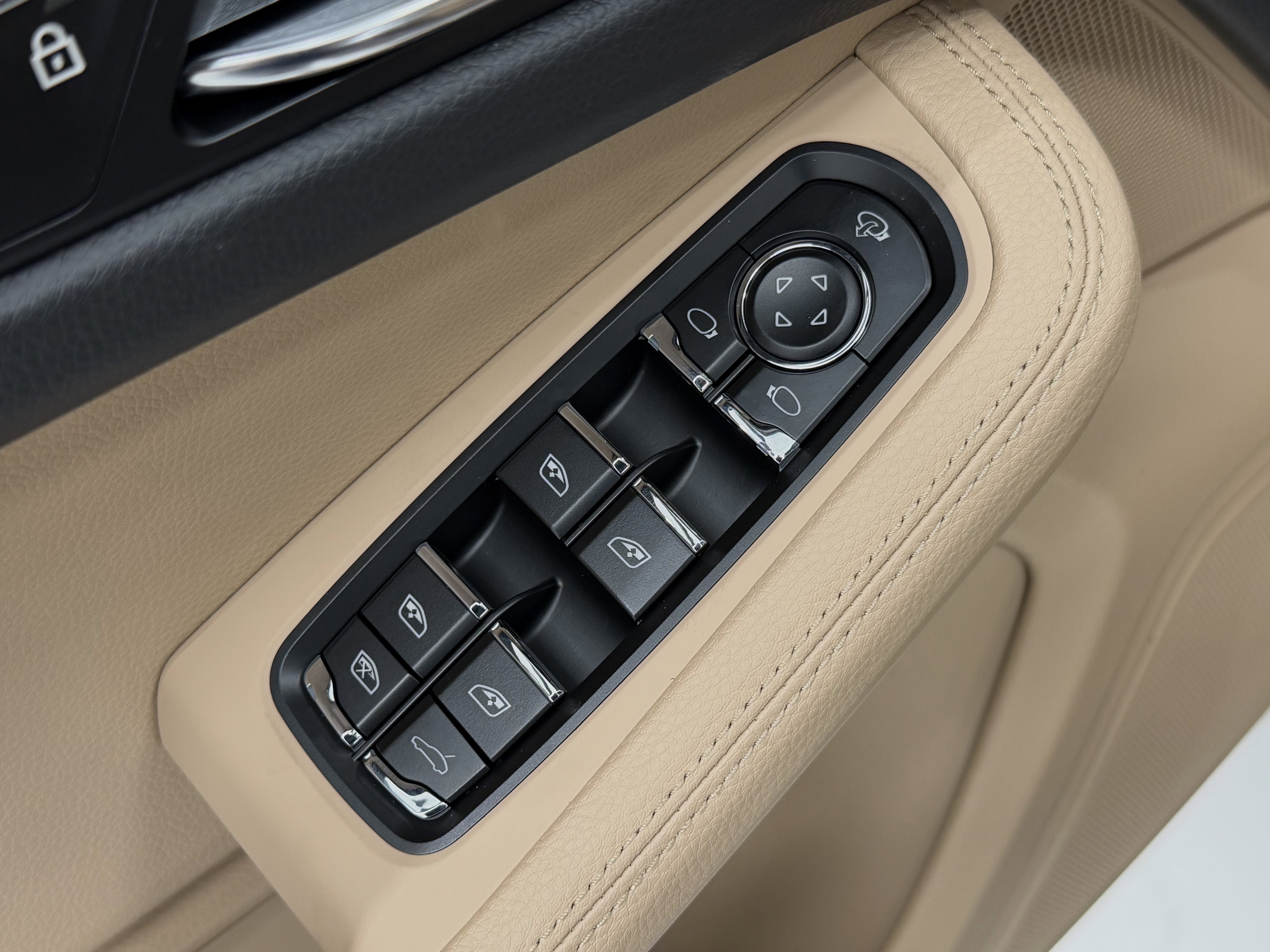 New 2026 Porsche Macan image 28