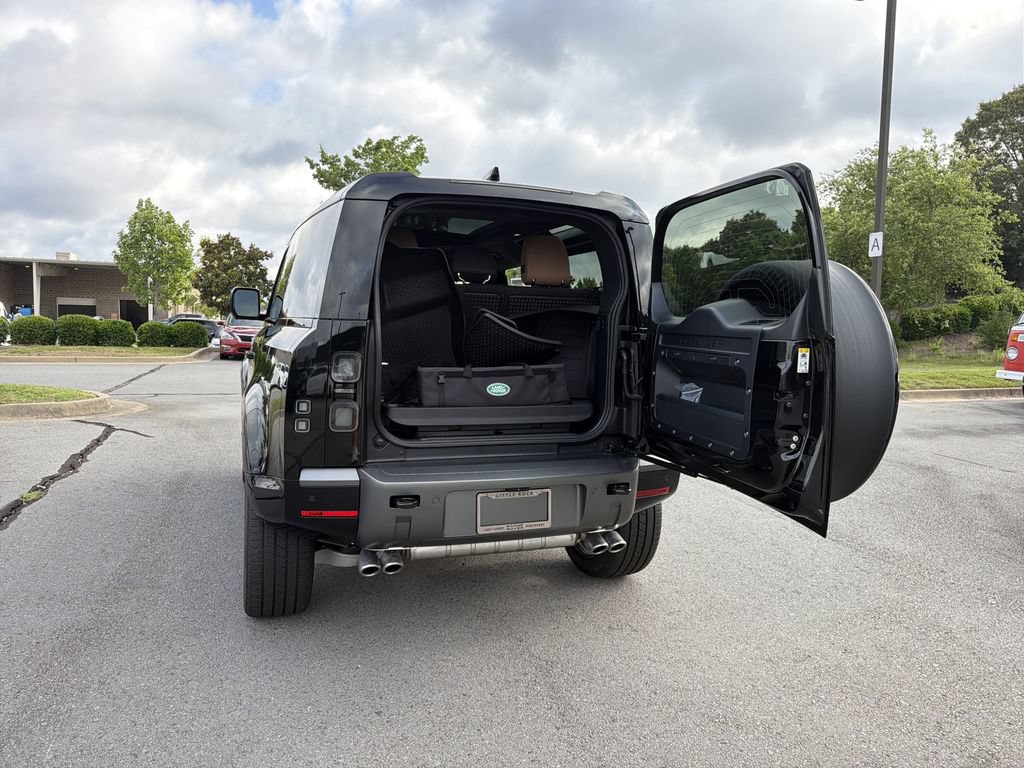 New 2026 Land Rover Defender 90 V8 AWD/4WD image 11