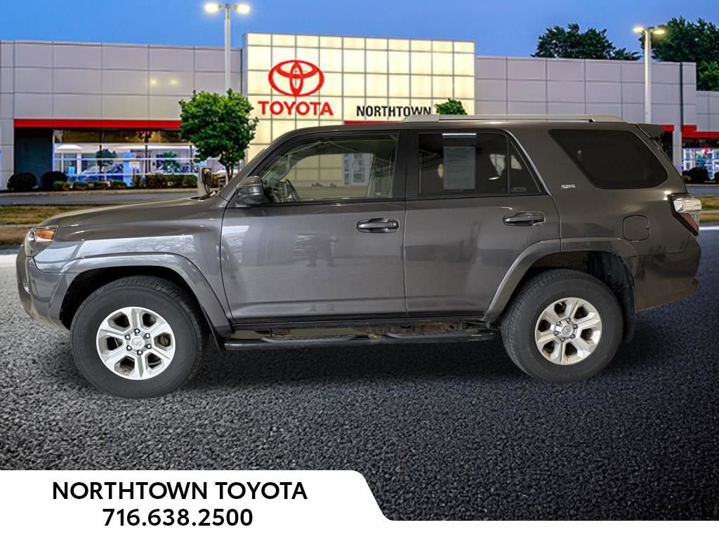 Used 2015 Toyota 4Runner SR5 image 2