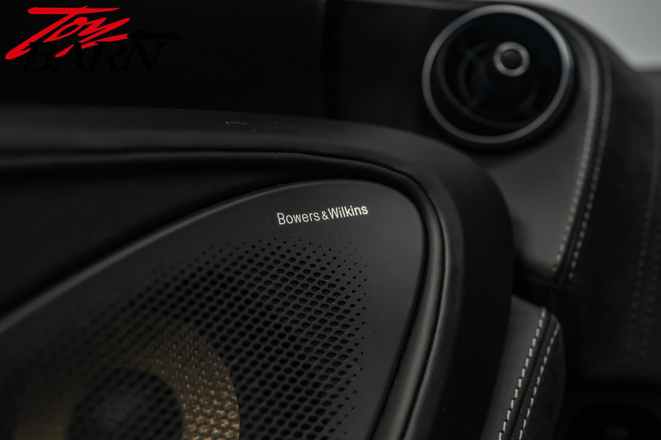 Used 2019 McLaren 570S Spider image 32