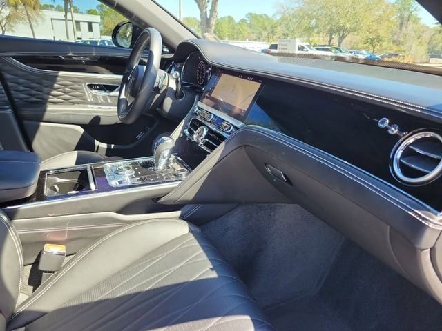 Used 2022 Bentley Flying Spur V8 image 30