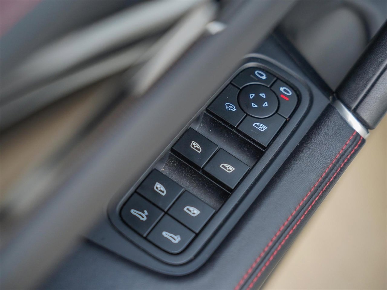 Certified 2023 Porsche Cayenne GTS image 28