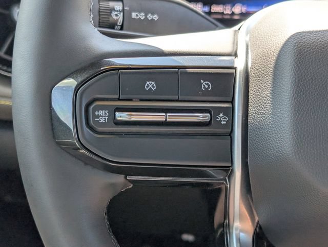 Used 2026 Chevrolet Colorado ZR2 w/ Technology Package AWD/4WD image 19
