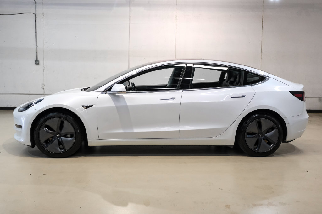 Used 2018 Tesla Model 3 Long Range RWD image 11