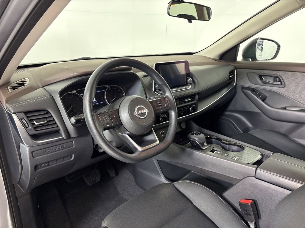 Used 2023 Nissan Rogue S image 15