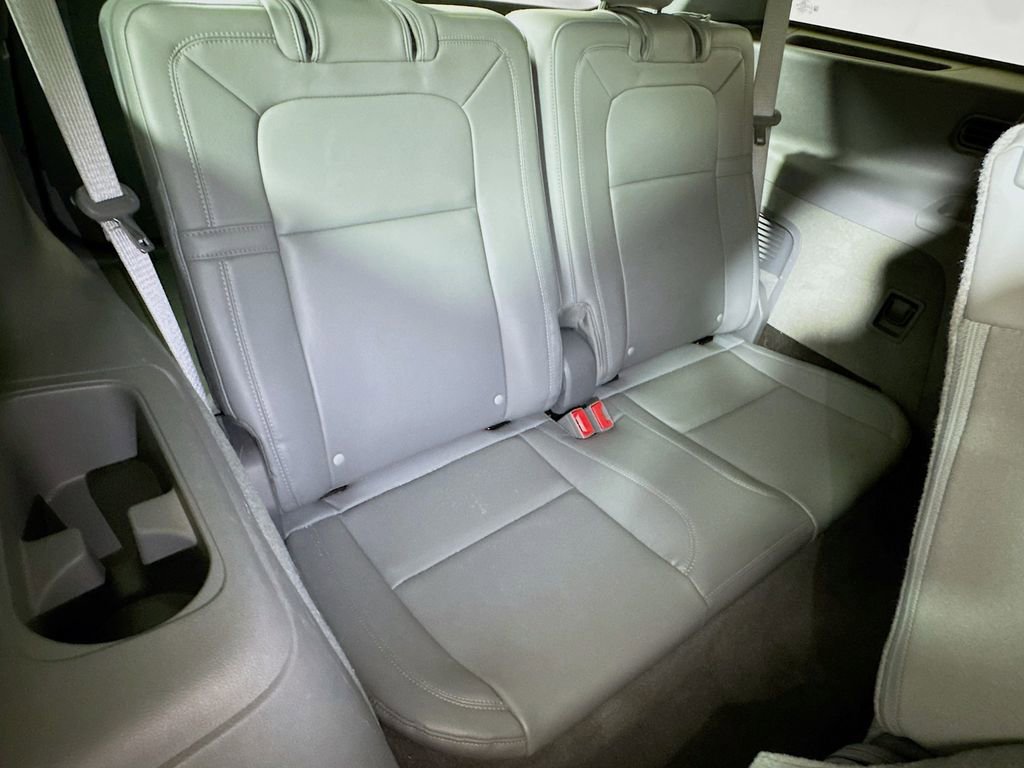 Used 2020 Lincoln Aviator Reserve w/ Equipment Group 201A image 27