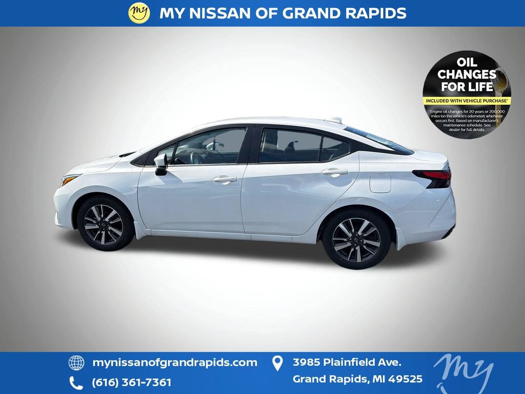 Used 2025 Nissan Versa SV w/ Trunk Package FWD image 5