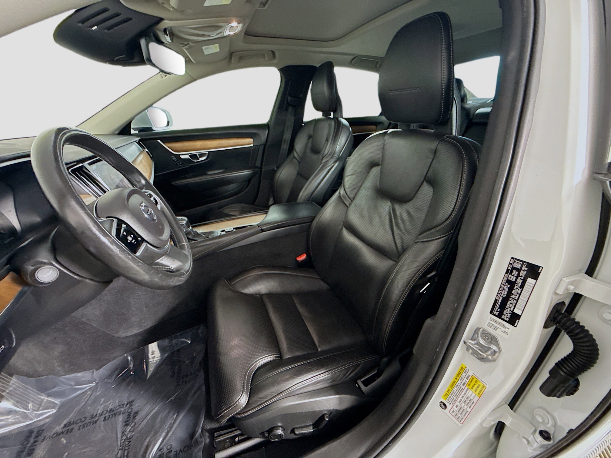 Used 2017 Volvo S90 T6 Inscription w/ Vision Package image 22