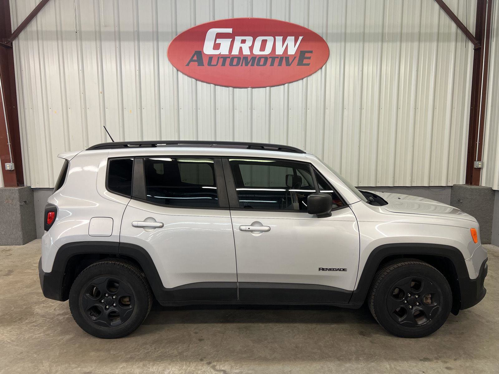 Used 2017 Jeep Renegade Sport w/ Power & Air Group image 13