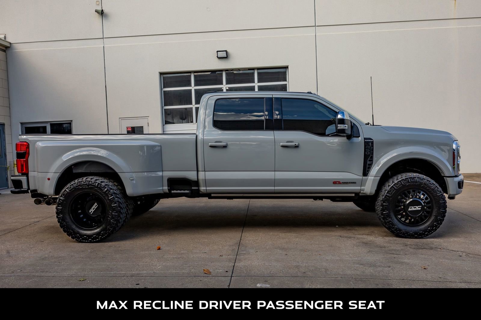 Used 2025 Ford F450 Platinum w/ FX4 Off-Road Package AWD/4WD image 10