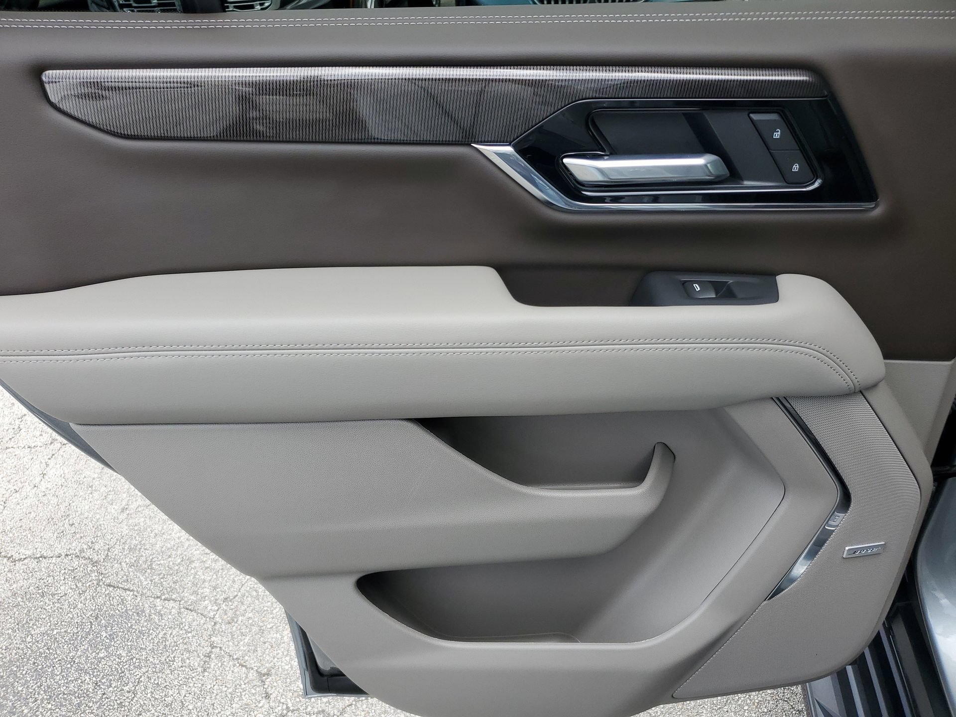 Used 2025 GMC Yukon Elevation RWD image 10