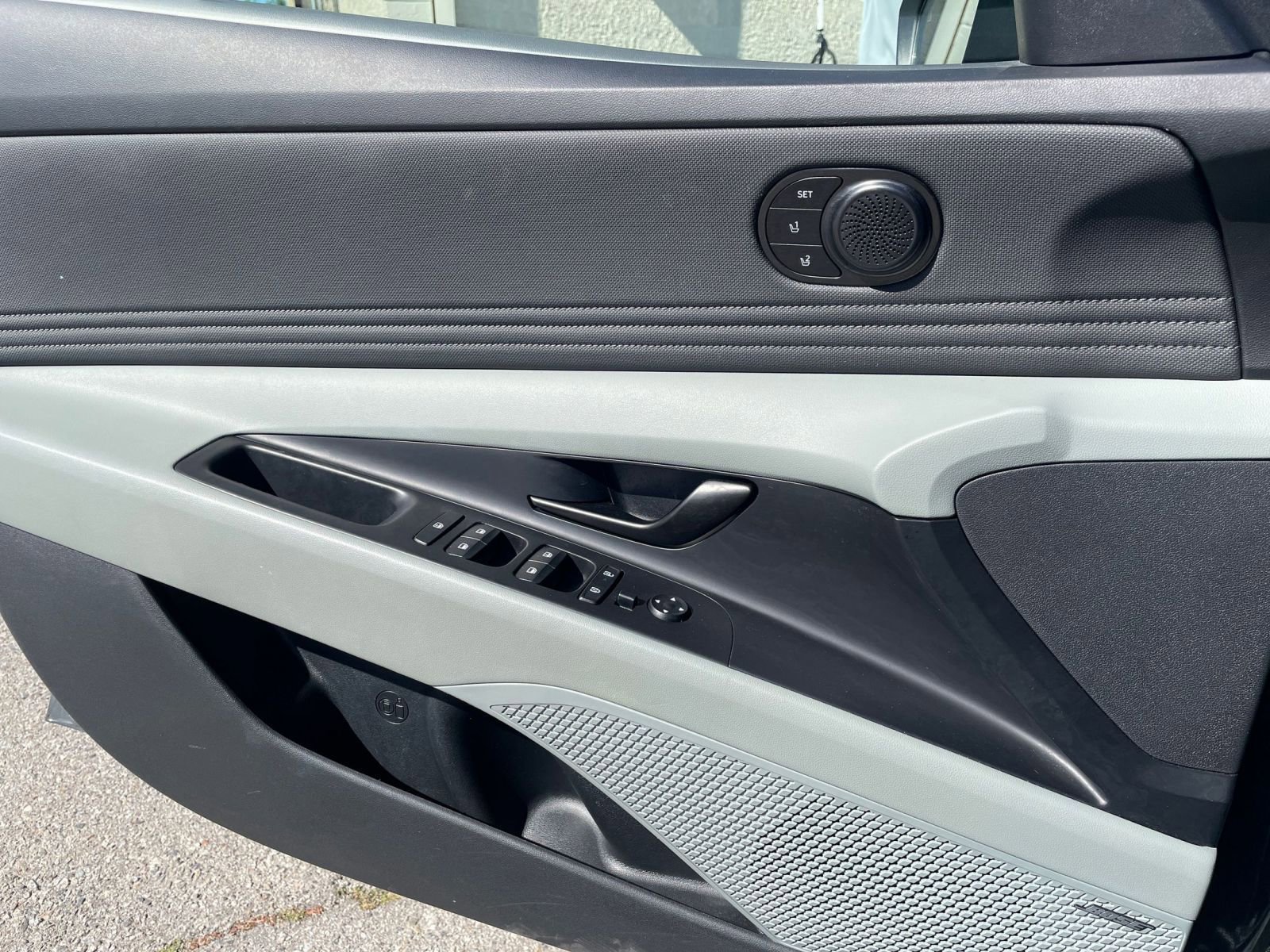 Used 2025 Hyundai Elantra Limited image 20